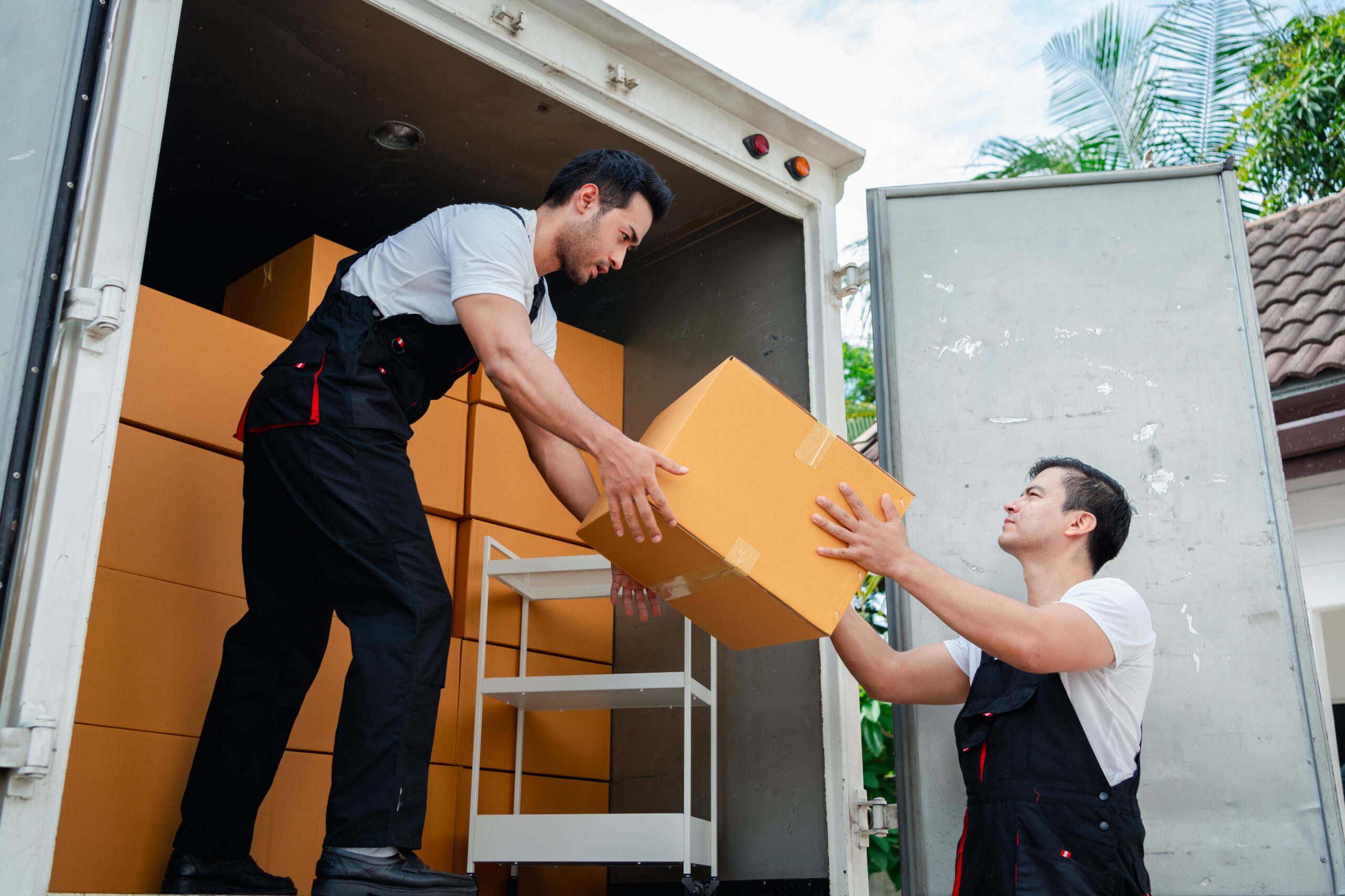Team members performing loading and unloading services in Fort Worth, Dallas, Houston, and Austin, Texas.